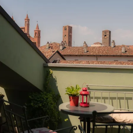 Attico Gemma, Terrazza Panoramica Nel Centro Storico Di Appartamento Alba (Piedmont)