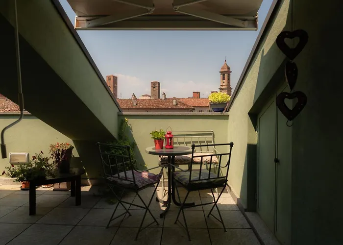 Attico Gemma, Terrazza Panoramica Nel Centro Storico Di * Alba (Piedmont)